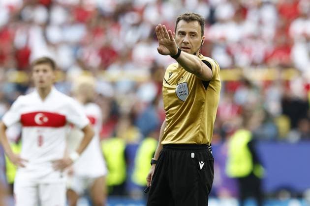 DORTMUND, Signal Iduna Park, 22-06-2024 , European Football Championship Euro2024, Group stage match no.23 between Turkiye and Portugal. referee Felix Zwayer (GER) Turkiye - Portugal (Euro2024)  x25566529x Copyright: