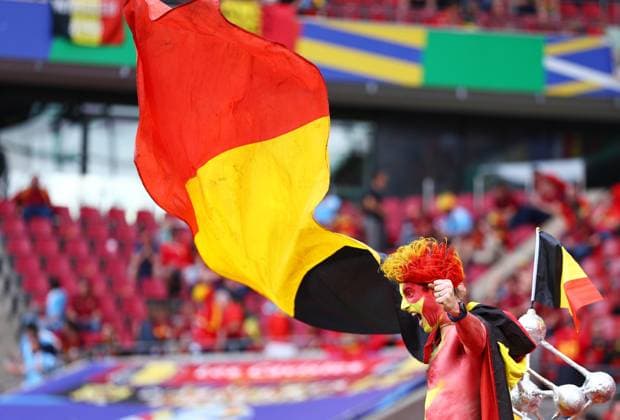 A Belgium fan with a large flag Belgium v Romania, UEFA European Championship, EM, Europameisterschaft 2024, Group E, Football, Cologne Stadium, Cologne, Germany, 22 Jun 2024 EDITORIAL USE ONLY No use with unauthorised audio, video, data, fixture lists, club league logos or live services. Online in-match use limited to 120 images, no video emulation. No use in betting, games or single club league player publications. Copyright: xMichaelxZemanek Shutterstockx 14548045p