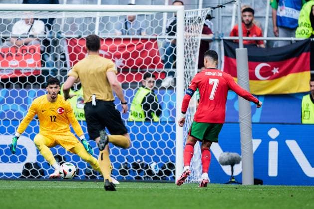 UEFA EURO 2024: Türkei - Portugal; 22.06.2024 Cristiano Ronaldo dos Santos Aveiro (Portugal, 7) legt das 0:3 vor UEFA EURO 2024: Türkei - Portugal; BVB Stadion Dortmund, Dortmund am 22.06.2024 Copyright: xBEAUTIFULxSPORTS Wunderlx