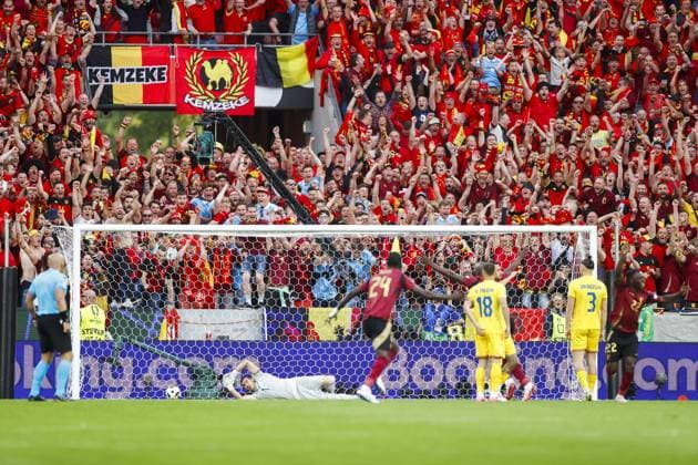 COLOGNE, RheinEnergieStadium , 22-06-2024 , European Football Championship Euro2024, Group stage match no.22 between Belgium and Romania. b19Belgium player Johan Bakayoko b21Belgium player Timothy Castagne b1Belgium goalkeeper Koen Casteels b7Belgium player Kevin de Bruyne b25Belgium player Maxim de Cuyper b17Belgium player Charles de Ketelaere b2Belgium player Zeno Debast b22Belgium player Jeremy Doku b4Belgium player Wout Faes b11Belgium player Yannick Carrasco b12Belgium goalkeeper Thomas Kaminski b10Belgium player Romelu Lukaku b14Belgium player Dodo Lukebakio b18Belgium player Orel Mangala b15Belgium player Thomas Meunier b24Belgium player Amadou Onana b20Belgium player Lois Openda b13Belgium goalkeeper Matz Sels b3Belgium player Arthur Theate b8Belgium player Youri Tielemans b9Belgium player Leandro Trossard b23Belgium player Arthur Vermeeren b5Belgium player Jan Vertonghen b16Belgium player Aster Vranckx b6Belgium player Axel Witsel bcBelgium trainer coach Domenico Tedesco r7Romania player Denis Alibec r11Romania player Nicusor Bancu r25Romania player George Daniel Birligea r15Romania player Andonie Andrei Burca r8Romania player Alexandru Cicaldau r17Romania player Florinel Coman r23Romania player Sorescu r19Romania player Denis Mihai Dragus r3Romania player Radu Matei Dragusin r10Romania player Ianis Hagi r20Romania player Dennis Man r6Romania player Marius Mihai Marin r18Romania player Razvan Marin r13Romania player Mihai Mihaila r22Romania player Vasile Mogos r12Romania goalkeeper Horatiu Moldovan r5Romania player Ionut Nedelcearu r1Romania goalkeeper Constantin Florin Nita r14Romania player Darius Olaru r9Romania player George Puscas r24Romania player Bodgan Racovitan r2Romania player Andrei Ratiu r4Romania player Adrian Rus r21Romania player Nicolae Stanciu r26Romania player Adrian Sut r16Romania goalkeeper Stefan Tarnovanu rcRomania trainer coach Edward Iordanescu Belgium - Romania (Euro2024)  x25567341x Copyright:
