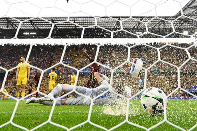 Sport Bilder des Tages Belgium v Romania Group E - UEFA EURO, EM, Europameisterschaft,Fussball 2024 COLOGNE, GERMANY - JUNE 22 : Lukaku Romelu forward of Belgium celebrates after the 1-0 goal of Tielemans Youri midfielder of Belgium during the UEFA EURO 2024 European Football Championship tournament group E stage match between Belgium and Romania at Cologne Stadium on June 22, 2024 in Cologne, Germany, 22 06 2024 Cologne Germany  Copyright: xPeterxDexVoechtx
