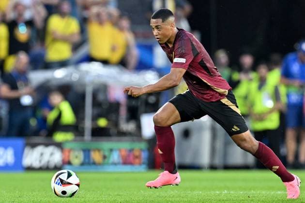 240622 EURO2024 BELGIUM VS ROMANIA Youri Tielemans (8) of Belgium pictured in action during a soccer game between the national teams of Belgium, called the Red Devils and Romania on the second matchday in Group E in the group stage of the UEFA EURO, EM, Europameisterschaft,Fussball 2024 tournament , on Saturday 22 June 2024 in Cologne , Germany . PHOTO SPORTPIX David Catry Cologne GERMANY  Copyright: xx 466901