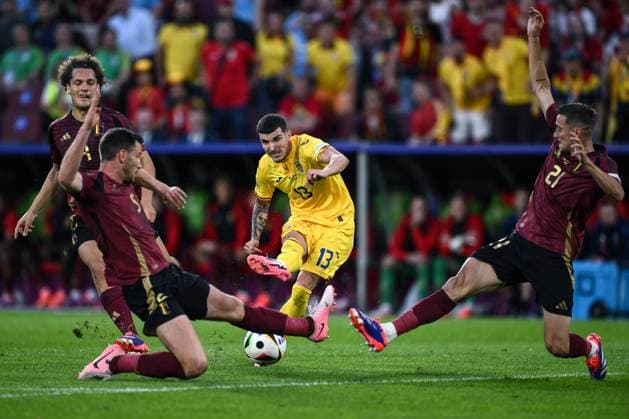 Mg Colonia (Germania) 22 06 2024 - Euro 2024 Belgio-Romania foto Matteo Gribaudi Image nella foto: Mihai Mihaila-Jan Vertonghen-Timothy Castagne 