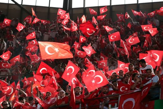 Germany - UEFA EURO, EM, Europameisterschaft,Fussball 2024 - Turkey vs Portugal - 15 06 2024 GERMANY, DORTMUND, JUNE 22. Supporters of Turkey during the UEFA EURO 2024 group F stage match between Turkey and Portugal, on June 22, 2024 at BVB Stadion in Dortmund, Germany. Photo by Manuel Blondeau AOP.Press Dortmund BVB Stadion Germany Copyright: x ManuelxBlondeau AOP.Pressx AOP20240622 0032