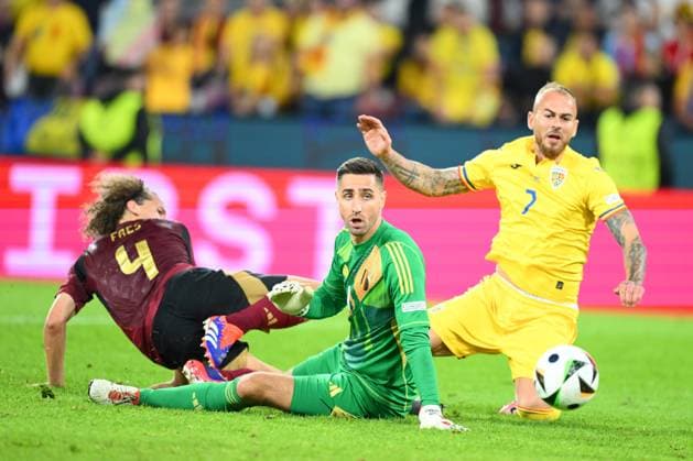 Belgium v Romania Group E - UEFA EURO, EM, Europameisterschaft,Fussball 2024 COLOGNE, GERMANY - JUNE 22 : Casteels Koen goalkeeper of Belgium saves ball during the UEFA EURO 2024 European Football Championship tournament group E stage match between Belgium and Romania at Cologne Stadium on June 22, 2024 in Cologne, Germany, 22 06 2024 Cologne Germany  Copyright: xVincentxKalutx