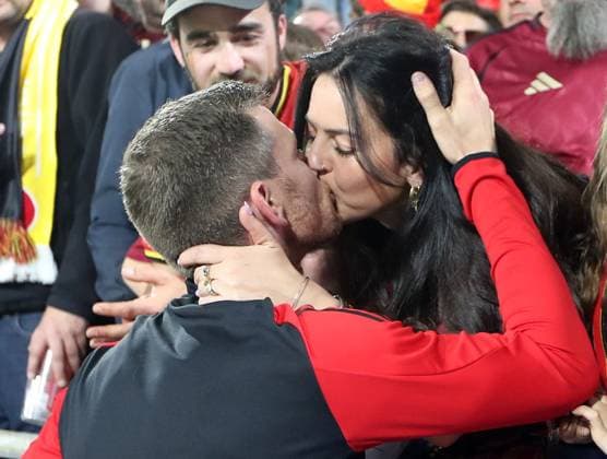 Jan Vertonghen of Belgium seen with his wife after the match Belgium v Romania, UEFA European Championship, EM, Europameisterschaft 2024, Group E, Football, Cologne Stadium, Cologne, Germany, 22 Jun 2024 EDITORIAL USE ONLY No use with unauthorised audio, video, data, fixture lists, club league logos or live services. Online in-match use limited to 120 images, no video emulation. No use in betting, games or single club league player publications. Copyright: xMichaelxZemanek Shutterstockx 14548045di