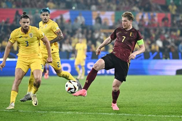 240622 EURO2024 BELGIUM VS ROMANIA Radu Dragusin (3) of Romania battles for the ball with Kevin De Bruyne (7) of Belgium during a soccer game between the national teams of Belgium, called the Red Devils and Romania on the second matchday in Group E in the group stage of the UEFA EURO, EM, Europameisterschaft,Fussball 2024 tournament , on Saturday 22 June 2024 in Cologne , Germany . PHOTO Isosport Maarten Straetemans Cologne GERMANY  Copyright: xx 467120