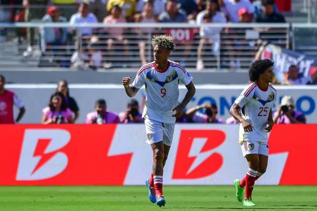 RECORD DATE NOT STATED Copa America USA 2024 Ecuador vs Venezuela Jhonder Cadiz celebrates his goal 1-1 of Venezuela during the game between Ecuador and Venezuela as part of the CONMEBOL Copa America USA 2024 group B, at Levis Stadium, on June 22, 2024 in Santa Clara, California, United States. SANTA CLARA CALIFORNIA UNITED STATES  Copyright: xIsaacxOrtizx 20240622183419_CA_GB_2024_ECU_VEN_CADIZ79