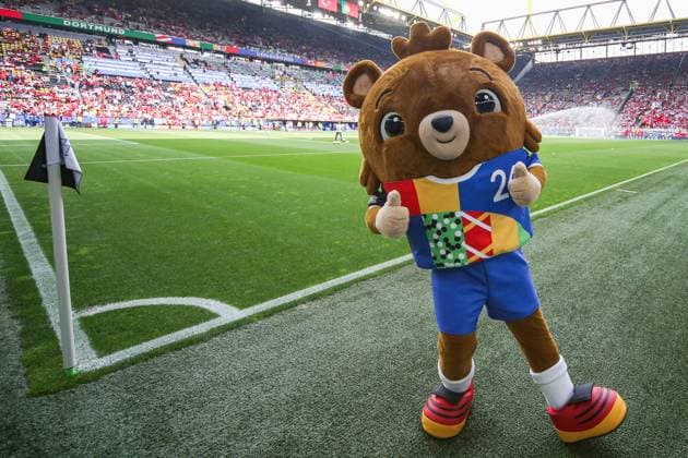 EM 2024: Türkei - Portugal am 22.06.2024 in dem BVB Stadion Dortmund in Dortmund Das Maskottchen Albärt