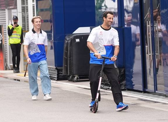Formel 1 Aramco Grand Prix von Spanien 2024 23.06.2024, Circuit de Catalunya, Barcelona, Formel 1 Aramco Grand Prix von Spanien 2024 , im Bild Liam Lawson (NZL), Scuderia AlphaTauri, Daniel Ricciardo (AUS), Visa Cash App RB Formula One Team