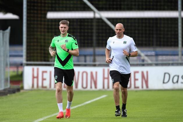 23.06.2024, xtgx, Fussball 2. Bundesliga, Hannover 96 Auftakttraining emspor, v.l. Josh Knight (Hannover) im Einzeltraining (DFL DFB REGULATIONS PROHIBIT ANY USE OF PHOTOGRAPHS as IMAGE SEQUENCES and or QUASI-VIDEO) Hannover