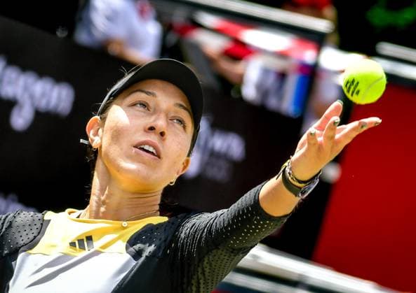 Tennis, WTA, Tennis Damen Turnier in Berlin 23.06.2024, xdanx, Sport Tennis,WTA-Turnier in Berlin Finale, v.l.Jessica Pegula (USA) zum Aufschlag Berlin Steffi-Graf-Stadion Berlin Germany (DE) Copyright: xDanielxLakomskix