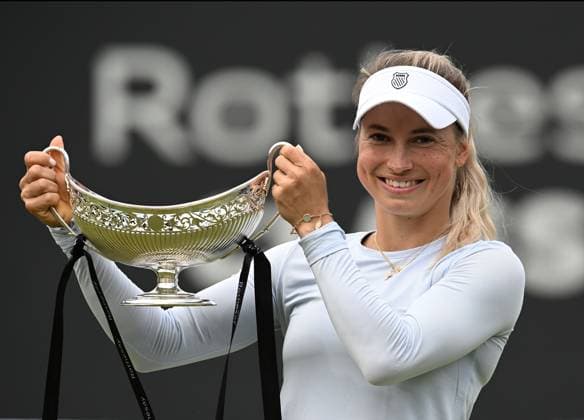 Yulia Putintseva of Kazakhstan celebrates with the trophy after winning the final Rothesay Classic Birmingham, Day 7, Tennis, Edgbaston Priory Club, Birmingham, UK - 23 June 2024  Copyright: xAnnaxGowthorpe Shutterstockx 14543331af