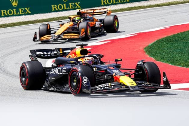 MONTMELO - (l-r) Lando Norris (McClaren), Max Verstappen (Red Bull Racing) in action during the Formula 1 Grand Prix of Spain at the Circuit de Catalunya. ANP SEM VAN DER WAL xVIxANPxSportx xxANPxIVx 501855209 originalFilename: 501855209.jpg