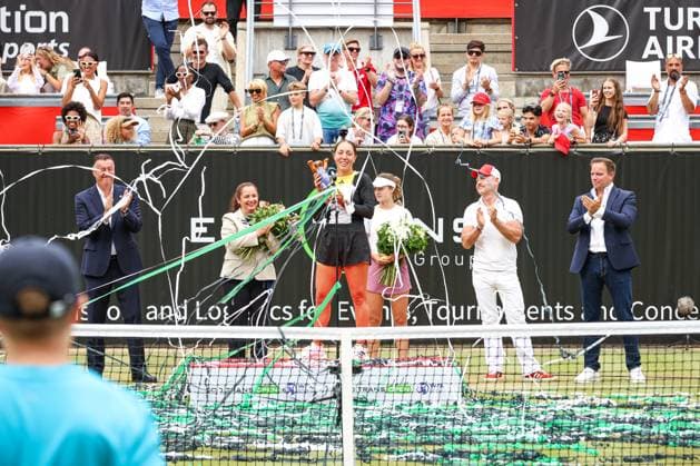 Siegerehrung 2024 im Steffi-Graf-Stadion: Jessica Pegula (USA), ecotrans Ladies Open 2024, Berlin, LTTC Rot-Weiß , 23.06.2024, Copyright: xClaudioxGärtnerx