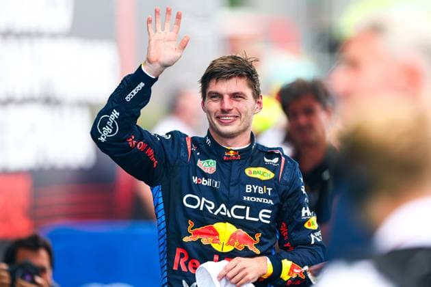 Max Verstappen of the Netherlands and Oracle Red Bull Racing feiert nach dem Sieg im Rennen, Race, F1 Grand Prix of Spain, Circuit de Barcelona-Catalunya am 23. June 2024 in Barcelona, Spain. (Foto von Diogo Cardoso DeFodi Images) Max Verstappen of the Netherlands and Oracle Red Bull Racing celebrates after winning the Race, Race, F1 Grand Prix of Spain, Circuit de Barcelona-Catalunya on June 23, 2024 in Barcelona, Spain. (Photo by Diogo Cardoso DeFodi Images) Defodi-645_f1spa20240623_0746