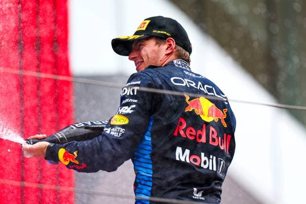 Max Verstappen of the Netherlands and Oracle Red Bull Racing feiert nach dem Sieg im Rennen, Race, F1 Grand Prix of Spain, Circuit de Barcelona-Catalunya am 23. June 2024 in Barcelona, Spain. (Foto von Diogo Cardoso DeFodi Images) Max Verstappen of the Netherlands and Oracle Red Bull Racing celebrates after winning the Race, Race, F1 Grand Prix of Spain, Circuit de Barcelona-Catalunya on June 23, 2024 in Barcelona, Spain. (Photo by Diogo Cardoso DeFodi Images) Defodi-645_f1spa20240623_0752