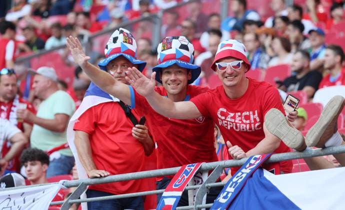 Portugal - Tschechien UEFA EURO, EM, Europameisterschaft,Fussball 2024 Leipzig, 18.06.2024, Leipzig Stadium, UEFA EURO 2024 Germany , Gr. F Vorrunde , PORTUGAL (POR) vs. TSCHECHIEN (CZE) 2:1 (0:0) , Im Bild: Fans von Tschechien CZE ,