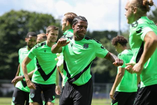 Sport Bilder des Tages 23.06.2024, xtgx, Fussball 2. Bundesliga, Hannover 96 Auftakttraining emspor, v.l. Jessic Ngankam (Hannover) (DFL DFB REGULATIONS PROHIBIT ANY USE OF PHOTOGRAPHS as IMAGE SEQUENCES and or QUASI-VIDEO) Hannover