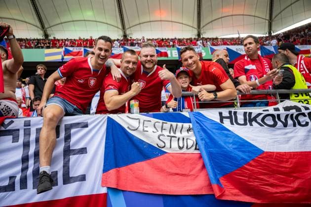June 22, 2024, Hamburg, Germany: Fans of Czechia seen in action during the UEFA EURO, EM, Europameisterschaft,Fussball 2024 Group F match between Georgia and Czechia at the Volksparkstadion in Hamburg. Hamburg Germany - ZUMAs227 20240622_zip_s227_020 Copyright: xMateuszxSlodkowskix