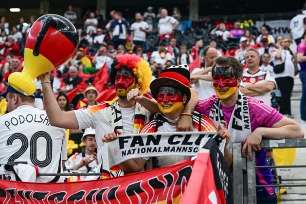 Fans Deutschland, Schweiz vs. Deutschland, Fussball, UEFA EURO, EM, Europameisterschaft,Fussball 2024, Gruppenphase, 3. Spieltag, 23.06.2024 Frankfurt Nordrhein-Westfalen Deutschland