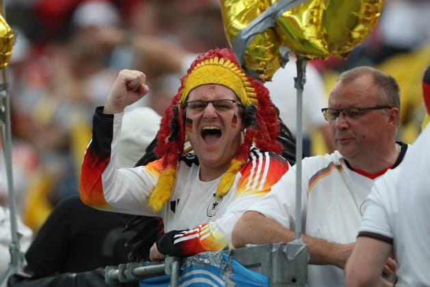 Fans von Deutschland sind zu sehen, UEFA EURO, EM, Europameisterschaft,Fussball 2024 - Group A, Switzerland vs Germany, Arena Frankfurt am 23. June 2024 in Frankfurt am Main, Deutschland. (Foto von Oliver Kaelke DeFodi Images) Supporters of Germany are seen, UEFA EURO 2024 - Group A, Switzerland vs Germany, Arena Frankfurt on June 23, 2024 in Frankfurt am Main, Germany. (Photo by Oliver Kaelke DeFodi Images) Defodi-678_2024_06_23_OK_SUIGER_0028