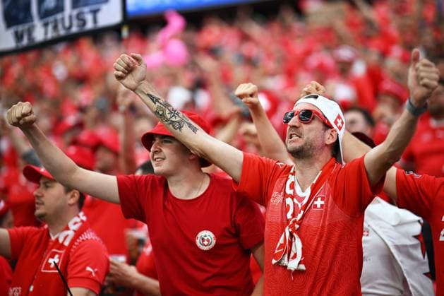 Germany Soccer Euro 2024 Switzerland - Germany 8715137 23.06.2024 Swiss fans cheer ahead of the UEFA EURO, EM, Europameisterschaft,Fussball 2024 Group A soccer match between Switzerland and Germany at the Frankfurt Arena in Frankfurt am Main, Germany. Alexey Filippov Sputnik Germany  Copyright: xAlexeyxFilippovx