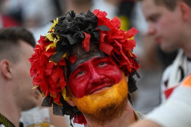 23.06.2024, xjhx, Fussball EM 2024, Schweiz - Deutschland emspor, v.l. Symbolfoto, Symbolbild, Symbol Fans, Zuschauer, Publikum, Tribuene deutsche Fans (UEFA REGULATIONS PROHIBIT ANY USE OF PHOTOGRAPHS as IMAGE SEQUENCES and or QUASI-VIDEO) Frankfurt