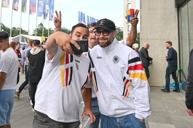 23.06.2024, xscotx, Fussball EM 2024, Schweiz - Deutschland, emspor, v.l. Sänger Mark Forster Frankfurt am Main