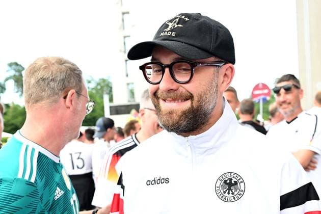23.06.2024, xjrdrx, Fussball EM 2024, Schweiz - Deutschland emspor, v.l. Sänger Singer Songwriter und Fussball Fan, Mark Forster (DFL DFB REGULATIONS PROHIBIT ANY USE OF PHOTOGRAPHS as IMAGE SEQUENCES and or QUASI-VIDEO) Frankfurt