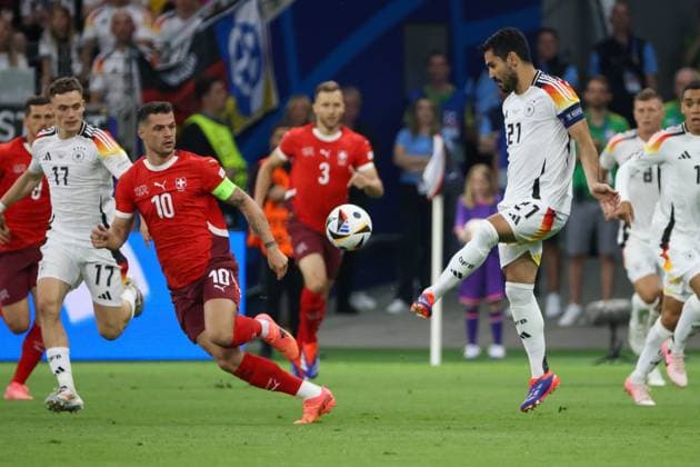 İlkay Guendogan (GER, 21) am Ball mit Granit Xhaka (Schweiz, 10) , Fussball, UEFA , Europa Meisterschaft, (Gruppe A) 2024, Schweiz vs. Deutschland, 23.06.2024, Frankfurt Arena, Frankfurt, Deutschland Frankfurt Frankfurt Arena Hessen Deutschland Copyright: xGrantxHubbsx