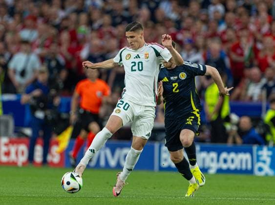 Football - UEFA EURO, EM, Europameisterschaft,Fussball 2024 - Group A - Scotland v Hungary STUTTGART, GERMANY - Sunday, June 23, 2024: Hungary s Roland Sallai during the UEFA Euro 2024 Group A match between Scotland and Hungary at the Stuttgart Arena. (Photo by David Rawcliffe Propaganda) STUTTGART Stuttgart Arena BADEN-WÜRTTEMBERG GERMANY  Copyright: xDavidxRawcliffex P2024-06-23-Scotland_Hungary-25