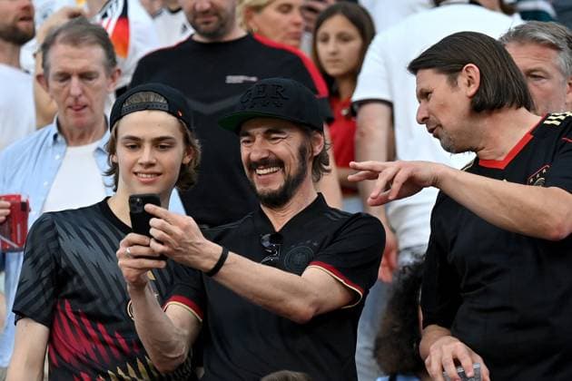 23.06.2024, xjrdrx, Fussball EM 2024, Schweiz - Deutschland emspor, v.l. Thomas Hayo (DFL DFB REGULATIONS PROHIBIT ANY USE OF PHOTOGRAPHS as IMAGE SEQUENCES and or QUASI-VIDEO) Frankfurt