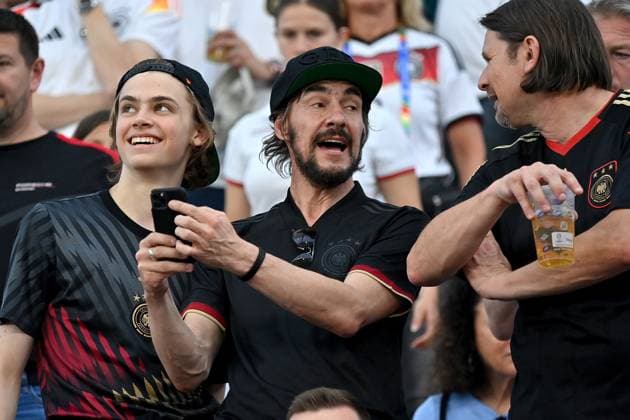 23.06.2024, xjrdrx, Fussball EM 2024, Schweiz - Deutschland emspor, v.l. Thomas Hayo (DFL DFB REGULATIONS PROHIBIT ANY USE OF PHOTOGRAPHS as IMAGE SEQUENCES and or QUASI-VIDEO) Frankfurt