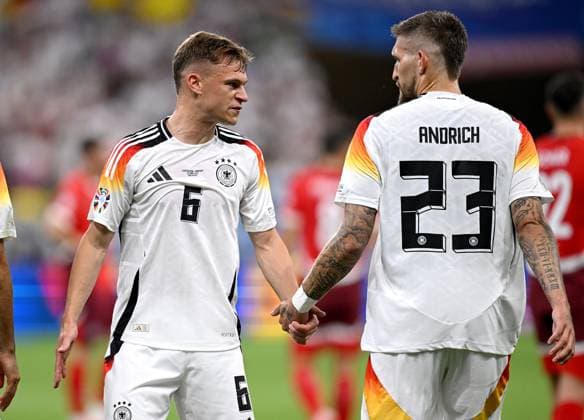 Fussball Euro 2024 Gruppe A 23.06.2024 Schweiz - Deutschland Joshua Kimmich (li, Deutschland) mit Robert Andrich (re, Deutschland)