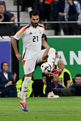 23.06.2024, xjrdrx, Fussball EM 2024, Schweiz - Deutschland emspor, v.l. Ilkay Gündogan (Deutsche Fussball Nationalmannschaft DFB) (DFL DFB REGULATIONS PROHIBIT ANY USE OF PHOTOGRAPHS as IMAGE SEQUENCES and or QUASI-VIDEO) Frankfurt
