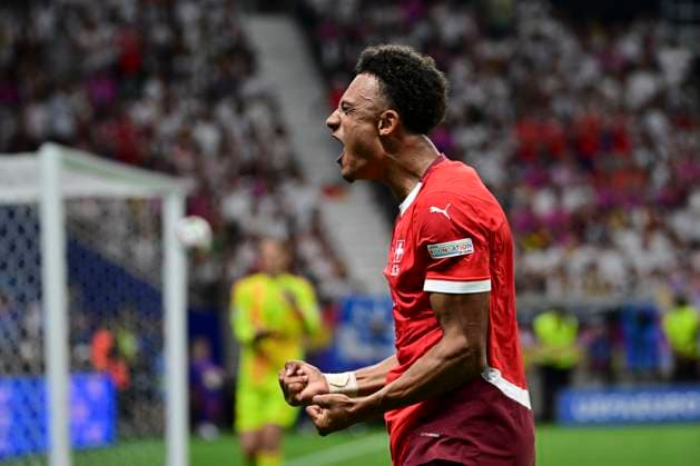 Torjubel zum 1:0 durch Dan Ndoye 19 (Schweiz), Schweiz vs. Deutschland, Fussball, UEFA EURO, EM, Europameisterschaft,Fussball 2024, Gruppenphase, 3. Spieltag, 23.06.2024 Frankfurt Nordrhein-Westfalen Deutschland
