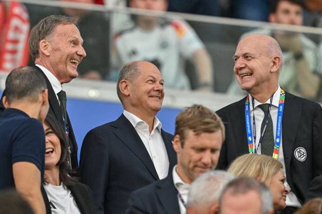 23.06.2024, xscotx, Fussball EM 2024, Schweiz - Deutschland, emspor, v.l. Olaf Scholz Frankfurt am Main