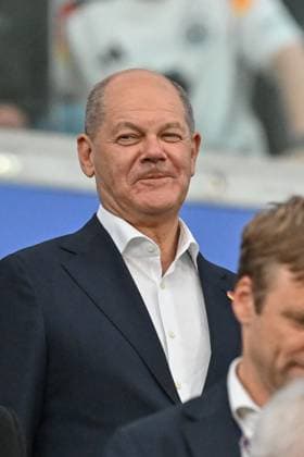 23.06.2024, xscotx, Fussball EM 2024, Schweiz - Deutschland, emspor, v.l. Olaf Scholz Frankfurt am Main