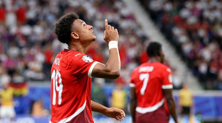 BAU 23.06.2024 Frankfurt Fußball EM 2024 Schweiz vs. Deutschland, Torschütze Dan Ndoye (SUI) feiert sein Tor zum 1:0