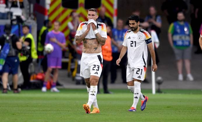 Fussball Euro 2024 Gruppe A 23.06.2024 Schweiz - Deutschland Robert Andrich (li, Deutschland) und Ilkay Guendogan (re, Deutschland)