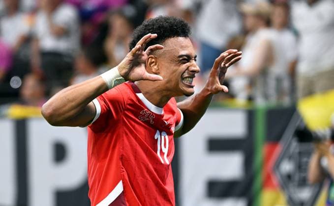 Fussball, Europameisterschaft, EURO 2024, Gruppe A, Frankfurt Arena: Schweiz - Deutschland; Jubel Dan Ndoye (SUI) nach seinem Tor zum 1:0. Jubel, Freude, Aktion.