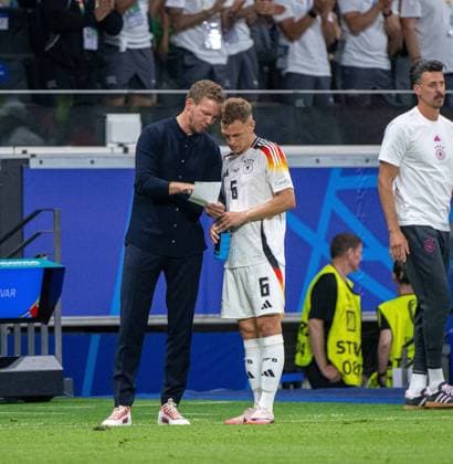 Fußball, Herren, Saison 2023 24, Euro EM 2024, Gruppe A (3. Spieltag) in Frankfurt, Schweiz - Deutschland, v.l. Bundestrainer Julian Nagelsmann (Deutschland), Joshua Kimmich (Deutschland), 23.06. 2024, Copyright: xMatthiasxKochx