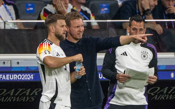 Fußball, Herren, Saison 2023 24, Euro EM 2024, Gruppe A (3. Spieltag) in Frankfurt, Schweiz - Deutschland, v.l. Niclas Füllkrug (Deutschland), Bundestrainer Julian Nagelsmann (Deutschland), 23.06. 2024, Copyright: xMatthiasxKochx
