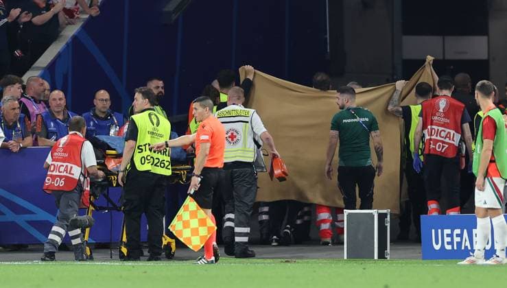 Scotland v Hungary UEFA EURO, EM, Europameisterschaft,Fussball 2024 Barnabas Varga of Hungary is taken off on a stretcher during the UEFA Euro 2024 match at Stuttgart Arena, Stuttgart Copyright: xPaulxChestertonx FIL-20303-0052 UK Newspapers OUT