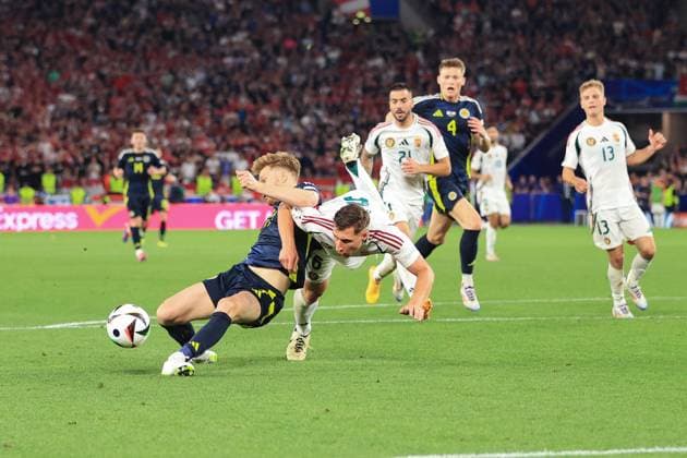 Football - UEFA EURO, EM, Europameisterschaft,Fussball 2024 - Group A - Scotland v Hungary 23rd June 2024 - UEFA EURO 2024 - Group A - Scotland v Hungary - Willi Orban of Hungary tangles with Stuart Armstrong of Scotland and no penalty is awarded - Photo: Simon Stacpoole Offside. Stuttgart Germany Copyright: xSimonxStacpoolexOffside