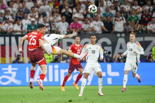 Zeki Amdouni (Schweiz, 25) und Jamal Musiala (GER, 10) , Fussball, UEFA , Europa Meisterschaft, (Gruppe A) 2024, Schweiz vs. Deutschland, 23.06.2024, Frankfurt Arena, Frankfurt, Deutschland Frankfurt Frankfurt Arena Hessen Deutschland Copyright: xGrantxHubbsx
