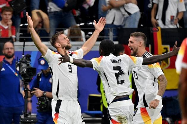 23.06.2024, xjrdrx, Fussball EM 2024, Schweiz - Deutschland emspor, v.l. Torjubel nach dem Tor zum celebrating the goal celebrate 1:1 durch Niclas Füllkrug (Deutsche Fussball Nationalmannschaft DFB) (DFL DFB REGULATIONS PROHIBIT ANY USE OF PHOTOGRAPHS as IMAGE SEQUENCES and or QUASI-VIDEO) Frankfurt
