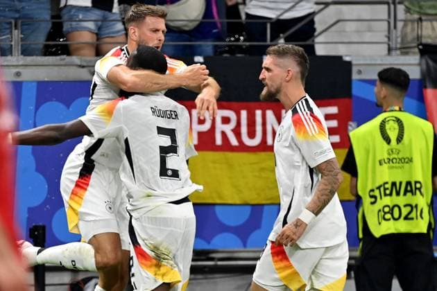 23.06.2024, xjrdrx, Fussball EM 2024, Schweiz - Deutschland emspor, v.l. Torjubel nach dem Tor zum celebrating the goal celebrate 1:1 durch Niclas Füllkrug (Deutsche Fussball Nationalmannschaft DFB) (DFL DFB REGULATIONS PROHIBIT ANY USE OF PHOTOGRAPHS as IMAGE SEQUENCES and or QUASI-VIDEO) Frankfurt
