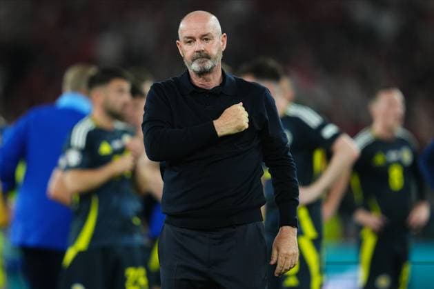 GER: Scotland v Hungary. UEFA EURO, EM, Europameisterschaft,Fussball 2024 Scotland head coach Steve Clarke at full time during the UEFA Euro 2024 match between Scotland and Hungary, Group A, date 3, played at Mercedes-Benz Arena Stadium on June 23, 2024 in Stuttgart, Germany. kpng Copyright: xBaguxBlancox xPRESSINPHOTOx PS_240623_SCO_HUN_685